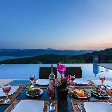 Sleeps 6 Pool Air Con Wifi Βίλα Kuyucak