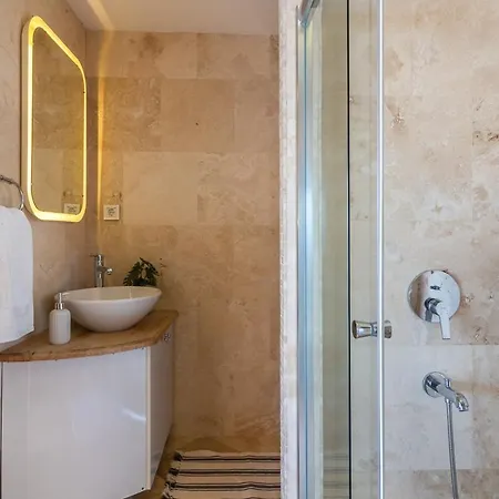 Sleeps 6 Pool Air Con Wifi * Kuyucak