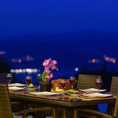 Βίλα Sleeps 6 Pool Air Con Wifi *
